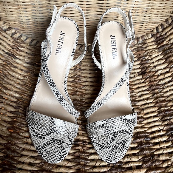 Shoes - NWT JUSTFAB Tamia Dress Sandals Snake Print Sz 8